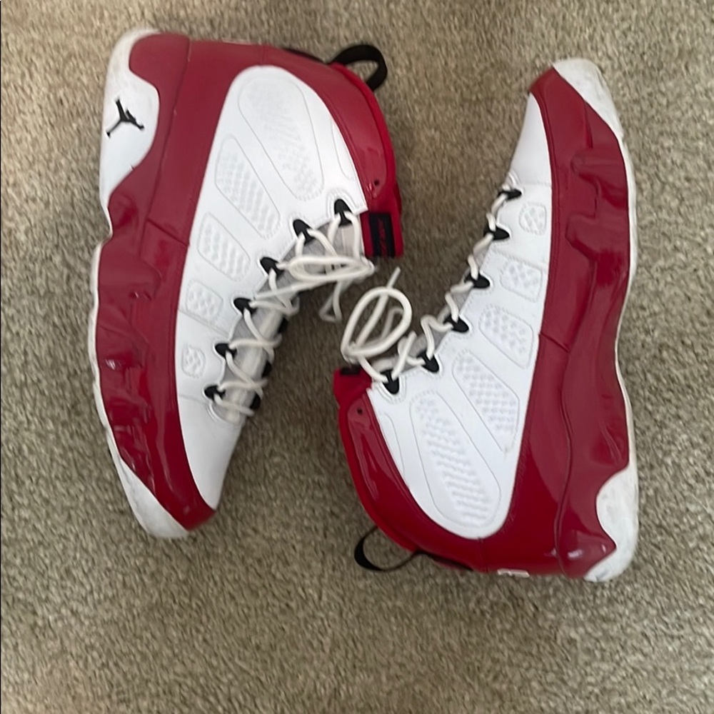 Jordan’s 9 white gym - Picture 1 of 3
